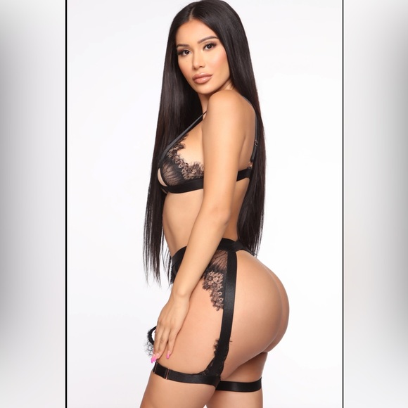 Set - Picture 2 of 2